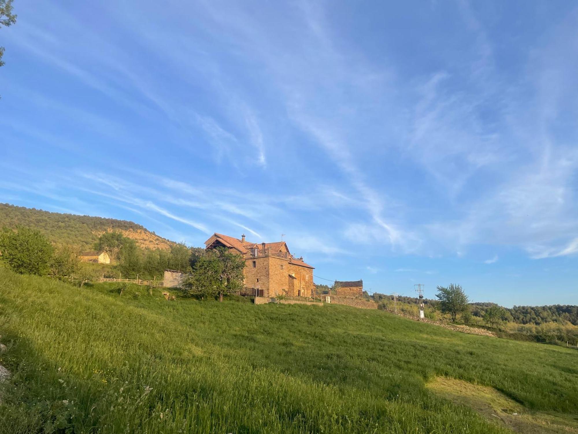 Apartamentos Bajo Pena Apartamentos Sanlorien El Pueyo de Araguás Kültér fotó